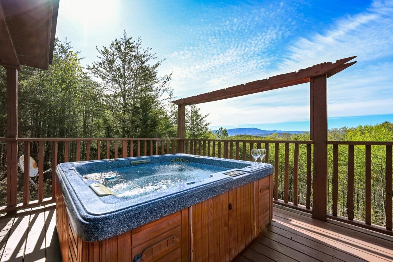 Private Mountain Cabin, Hot Tub Escape In The Smokies, With The View Sevierville Exteriér fotografie